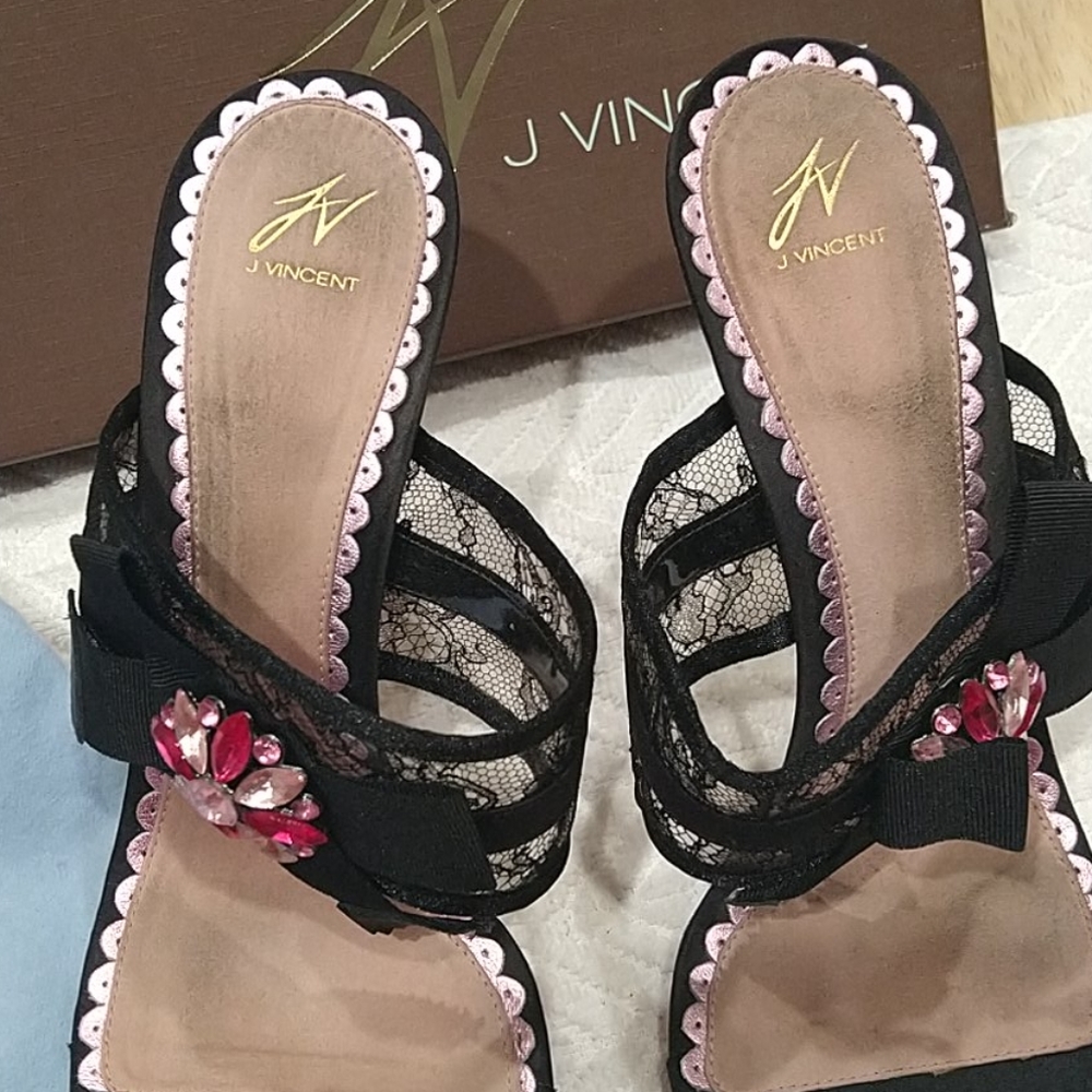 Shoes - Picture 2 of 4